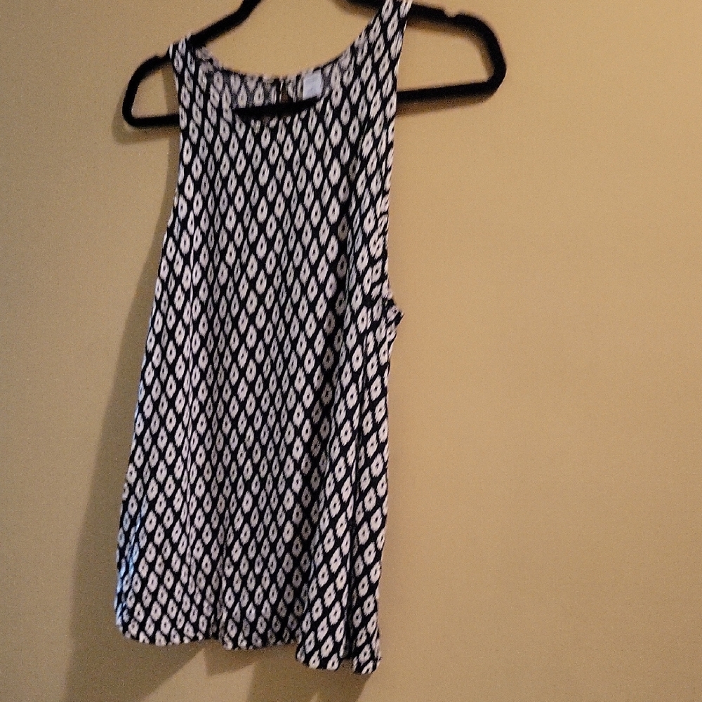 Old Navy Black and White Geometric Tank Top